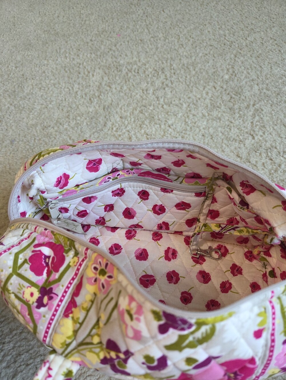 Vera Bradley 100 bag in the pattern "make me blush - Picture 7 of 10